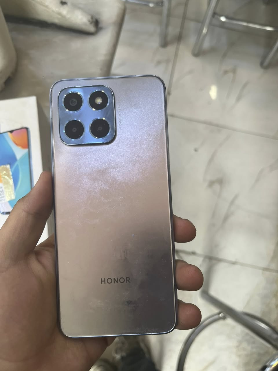 هونر X6 ذاكره 128 شغال مابي شي ما مفتوح فقط بي ضربه بشاشه ما ماثره عل لمس يشتغل طبيعي سعره 50 الف غراضه بس كارتونه مكانه كربلاء حي لعامل***********
