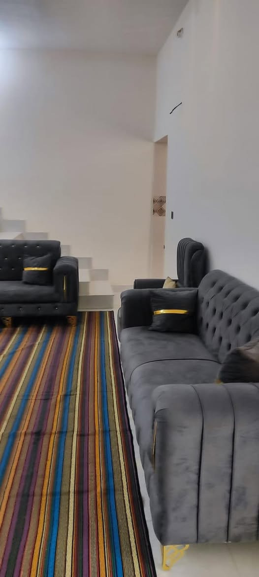 ياالله دار للبيع. زراعي بدايه المنصوريه100 متر بناء جديد غرفه وستقبال وصاله ومطبخ صحيات داخليه وخارجيه طابق واحد جاهز السعر63 ☎️ ***********👇🏿 https://chat.whatsapp.com/KVpuMLOpbIl9FN1GojVORg
