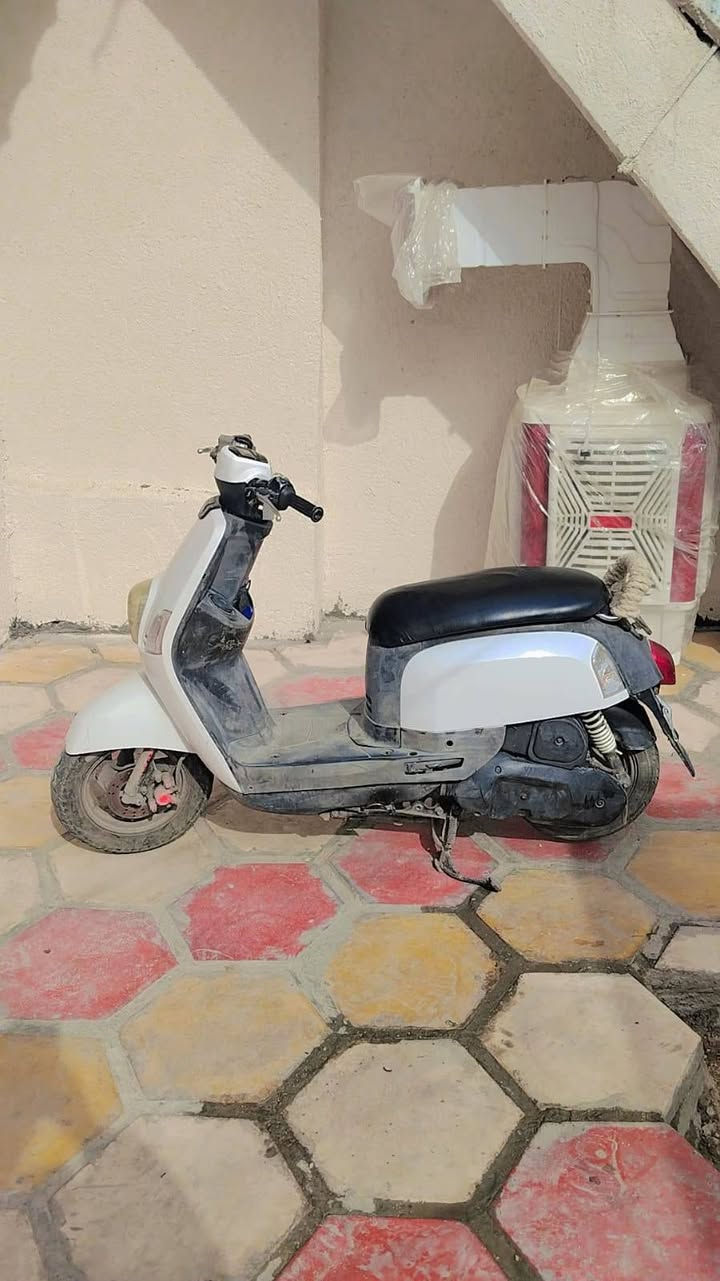 سلام عليكم دراجة بوليس نوزل دراجة نضيفة كهربائيات شغالة السعر 600 وبيهة مجال بصيط مكاني كربلاء  ***********
