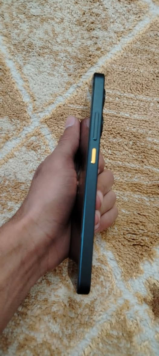 بوكو اكس 7 برو للبيع
الجهاز نضيف كلش شخط واحد مابي بس اللزكه مال شاشه بيه ضربه يعني مو الشاشه اللزكه فقط 

ذاكرته 256 ورام 
بطاريته 98 
كلشي موضح كدامكم بلصوره رايده ب400 وبي مجال لين جهاز نضيف الله شاهد 
ملحقاته كامله الكارتونه ولشاحنه الاصليه مال جهاز 

مكاني بغداد المشتل 
(***********) فقط واتساب

