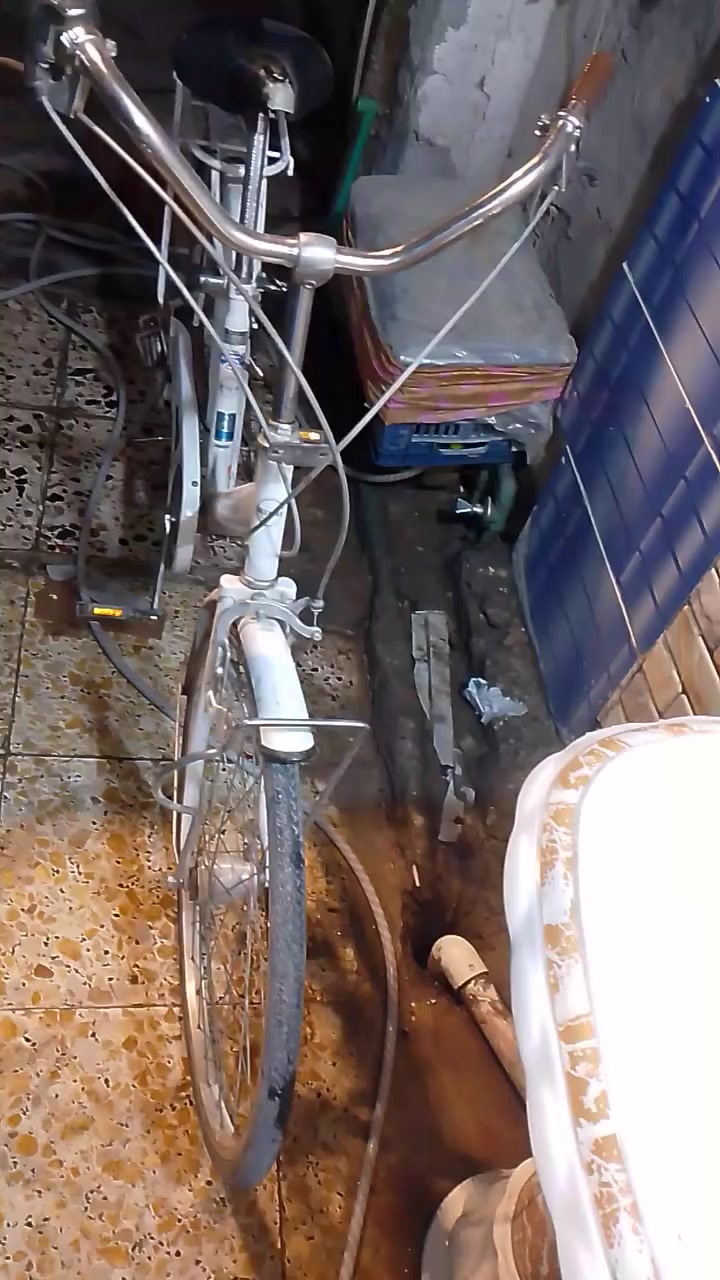 سلام عليكم بيسكل لبيع
***********
