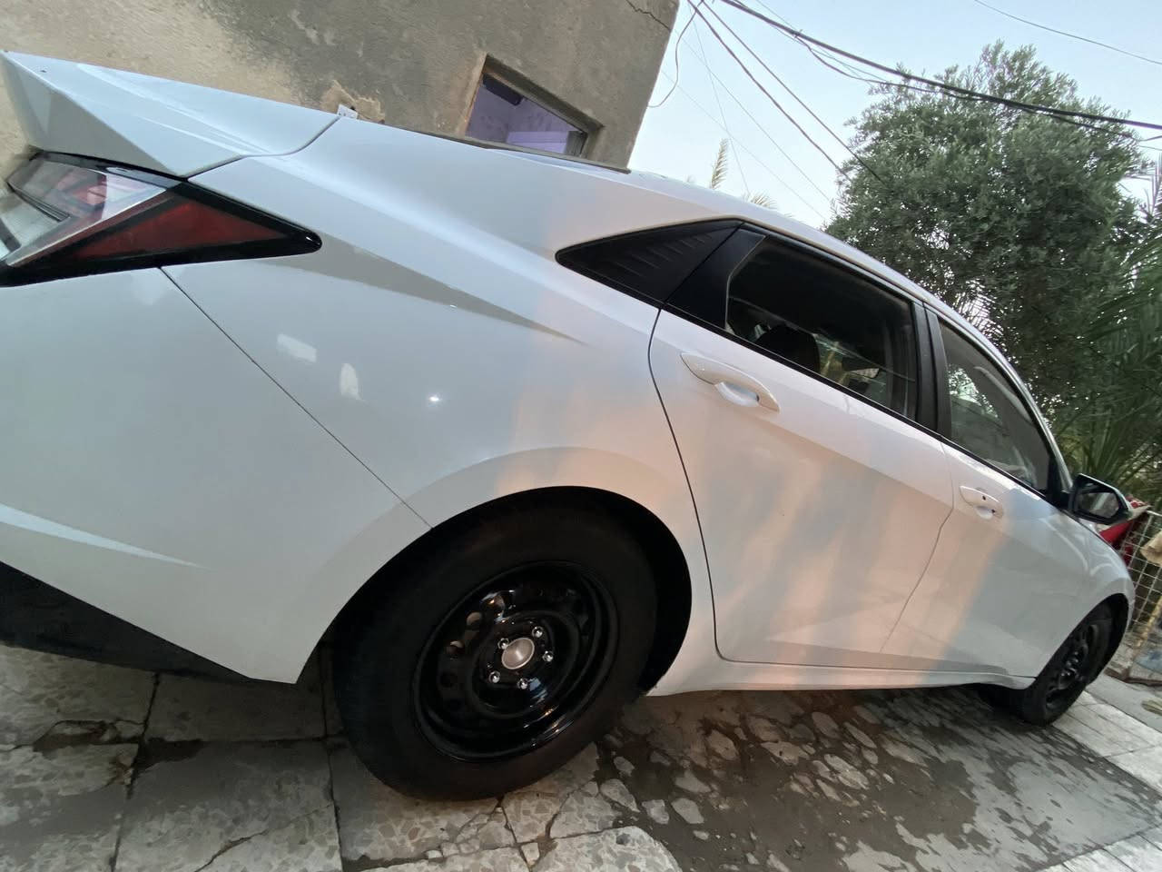 النتر اڤانتي  وارد كوري مديل 2021
رقم بصرة حرة
مكينة 1600دبل نوزل 
بيها صبغ بيبان 2 بكوريه
فول موصفات ما عده الفتحة 
بصمة تشغيل
تشغيل عن بعد  
بصمة ابواب 
شاشة كامره 
تدفئه كشنات 
كشنات جلد 
تدفئه ستيرن 
مانع انزلاق 
4وضعيات قياده 
مثبت سرعة 
رادر أمامي 
حساسات خلفيه  
السعر 130 قابل للتفاوض 
المكان البصرة /ابي الخصيب 
للتواصل
***********
***********
