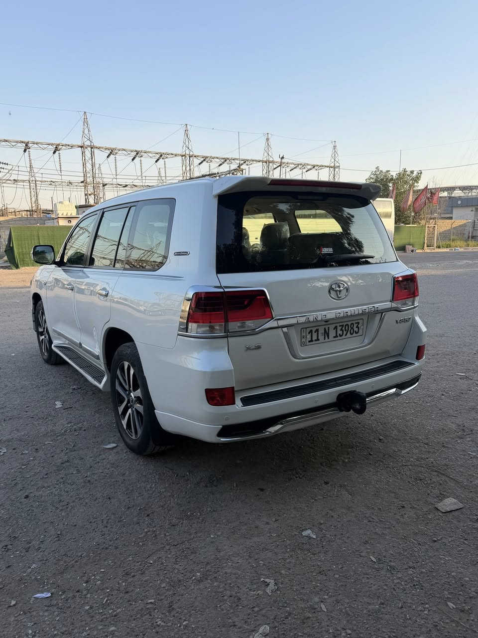 سلام عليكم
لاندي كروز موديل ٢٠١٧ مكفوله  بيهه شبر بل بنيد صبع فقط  كامل مواصفات مكينه 8 سلندر فتحه تحكمات ستيرن شاشات ٣ ماشيا (١١٧ ) كشنات كهربلاء كأمره خلفيه رقم بغداد نكليزي جاهزه اي نقص ما بيهه سعر (٤٤٥$) مكاني بغداد 
موبايل ***********
