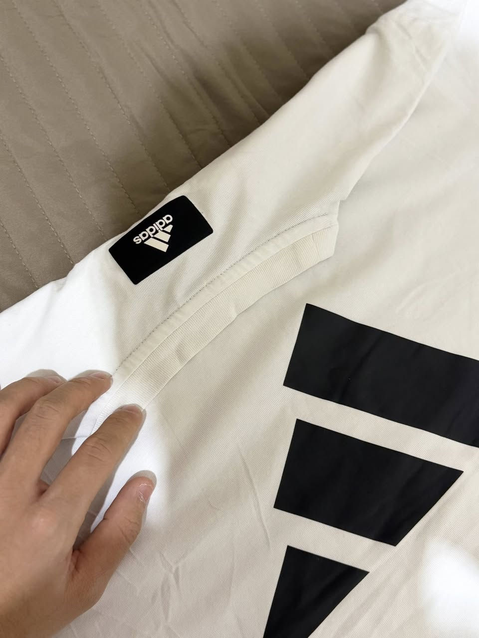 ترهیم اديداس اوريجينال وكالة  تحفة 👌🏻🇸🇪
تيشيرت كمبوديا 
بيجامه فيتنامي 
جاكيت فيتنامي 
نظافة ١٠٠/١٠٠ماملبوس🤗💁🏻‍♂️
تیشیرت قطني ١٠٠/١٠٠
قیاس للوزن ٦٠-٦٥ قالب 👌🏻🙅🏻
توصيل متوفر 📍🧭


**إذا كنت صاحب هذا الإعلان وتريد حذفه لأي سبب، رجاءا أرسل رسالة إلى الدعم الفني**