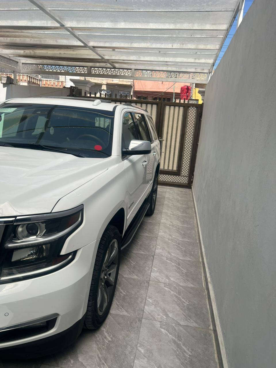 سلام عليكم  مكلف بنشر
تاهو مديل 2015 خليجي فول مواصفات LTZ داخل قرميدي فتحه باب كهرباء فوول للأخير رقم شمالي باسمي سنويه ورقم جديد السياره كفاله عامه ضربه صبغ بارد ماشيه 93 ألف كيلو متر السعر 350   رقم الهاتف *********** 
 مكان السياره البصرة
