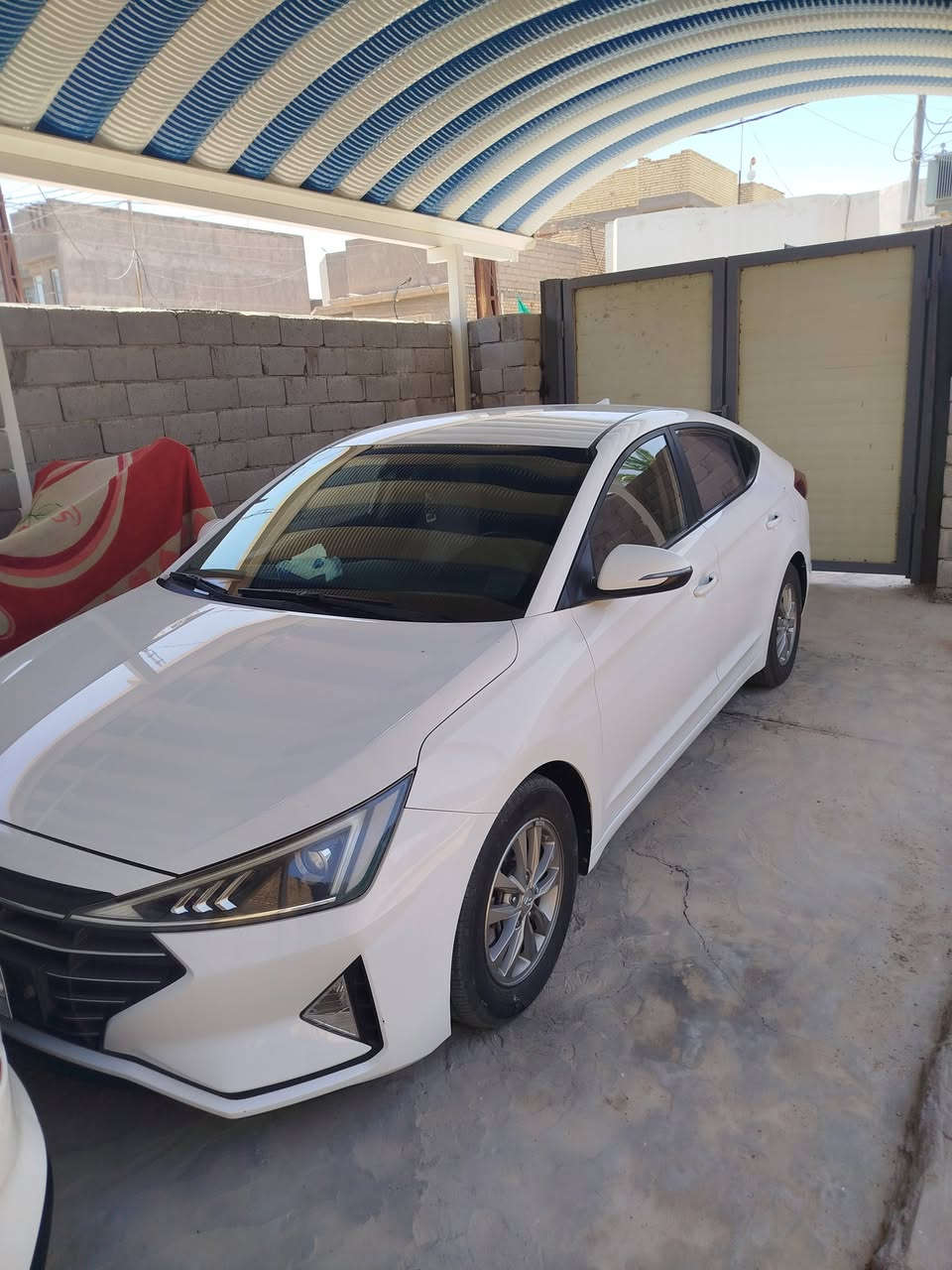 السلام عليكم
 الانترا للبيع موديل ٢٠سياره مكفوله من كلشي ماشيه ٦٠ محرك ١٦٠٠ كير AT مو CVTرقم مثنى بأسمي السعر ١٦٠ بيه مجال للاستفسار اتصل ***********
