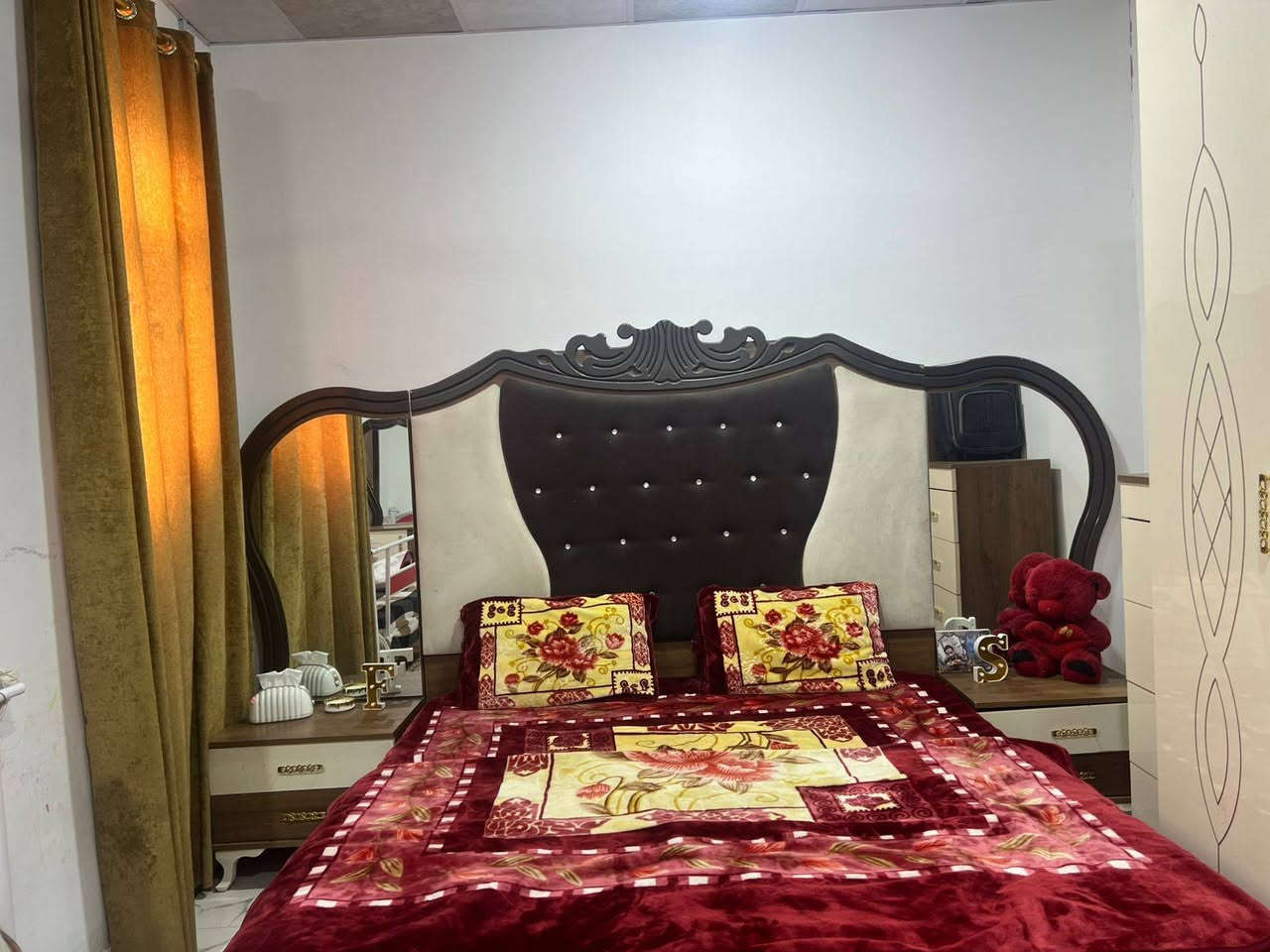 السلام عليكم 
غرفه نوم تركيا للبيع مكانها البصره 
السعر ٨٠٠بيها مجال 
الرقم ***********
