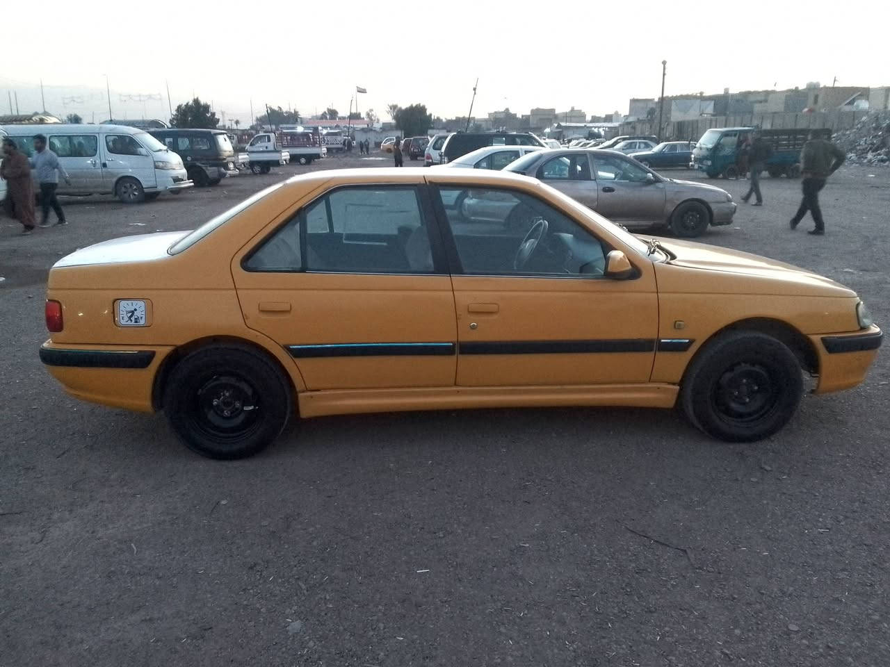 بيجو باص 2015 كير مكينه نضيف سيارة باسمي بغداد مدينه الصدر هذه رقمي***********
