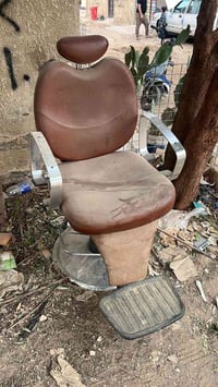 السلام وعليكم كرسي حلاقه للبيع كلشي شغال بي  الجك مال ضهر  والجك مال م...