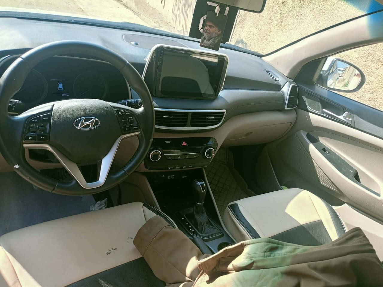 السلام عليكم 
توكسان 21خليجي 
محرك 2000مكفول 
رقم اربيل وكاله وتحويل 
جاهزه سياره مابيها نقص 
حادث 3قطع وتكمه تعمير 
‏‪0 781 069 7788‬‏
