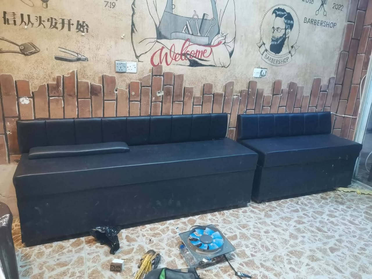 السلام عليكم 
للبيع موصل الايسر حي عدن
مرايات تعليك عدد ٢. مع ايناره خفيه  السعر ٦٠ الاف 
كرسي عدد ١. السعر ١٩٠  الاف
كعده قطعتين السعر ٦٠ الاف
مغسل تعليك السعر ٢٠ الاف
وبيهم مجال بسيط
للتواصل 
***********
