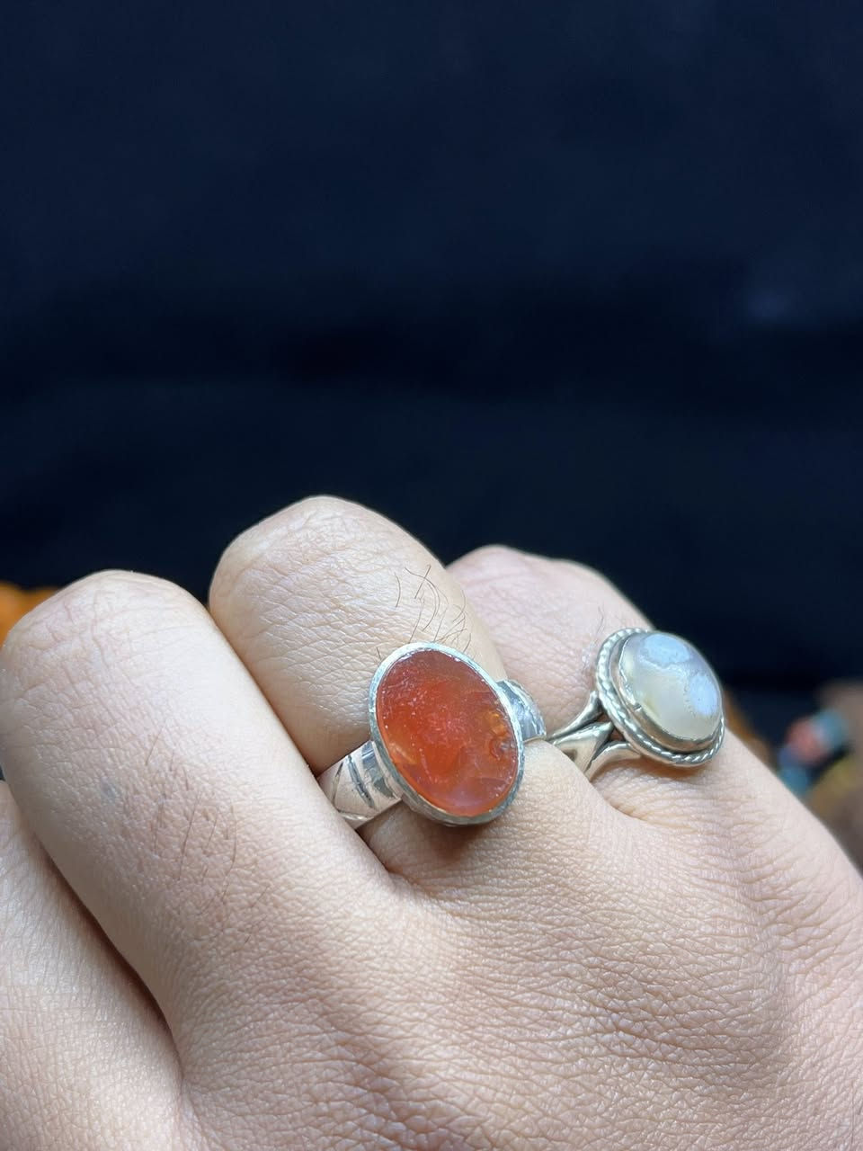 خاتم عقيق يماني قديم 

صياغة يدوية

الشراي***********

المكان بغداد حي اور
