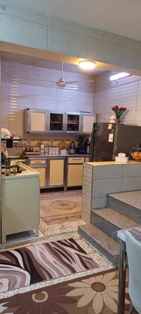 بيت للبيع مساحته68 طابقين ونص منطقة الحريه الجمعيات البيت وقف سني  يحت...