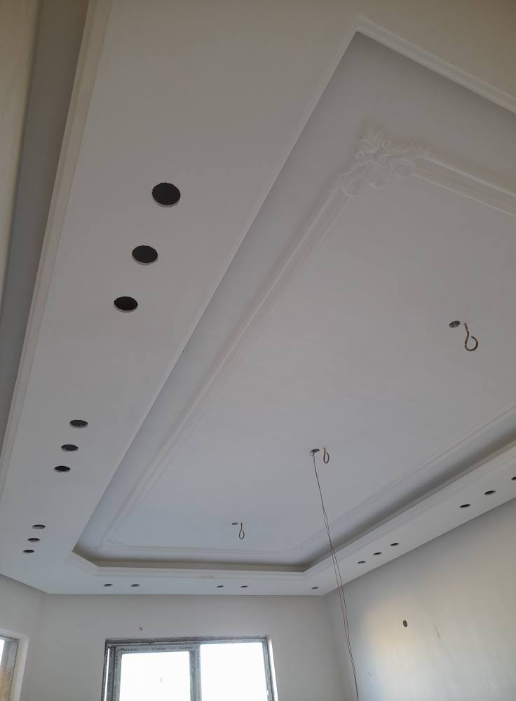 سلام عليكم كادر تصليح كافه انواع الجبس بورد 
شغل درجة وله حالين متفرغ اي واحد عنده تصليح اني خادم
الستفسار الرقم الموبايل ***********
