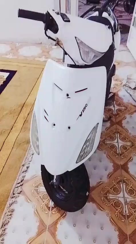 سلام عليكم شباب دراجه خير من الله عوزها بس ضفيره وسلف مايكلف 20 الف الدراجه نضيفه السعر 200 وبي مجال للطيبين الاستفسار ع رقم *********** مكان كوت الانوار
