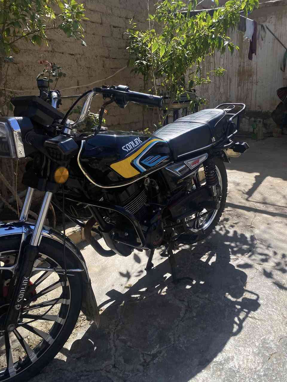 دارجه سيفان موديل 25  محرك 200 ضاغطة وزنجيل 
نضافه فول سعر 700 وبيها مجال حك الجية


**إذا كنت صاحب هذا الإعلان وتريد حذفه لأي سبب، رجاءا أرسل رسالة إلى الدعم الفني**