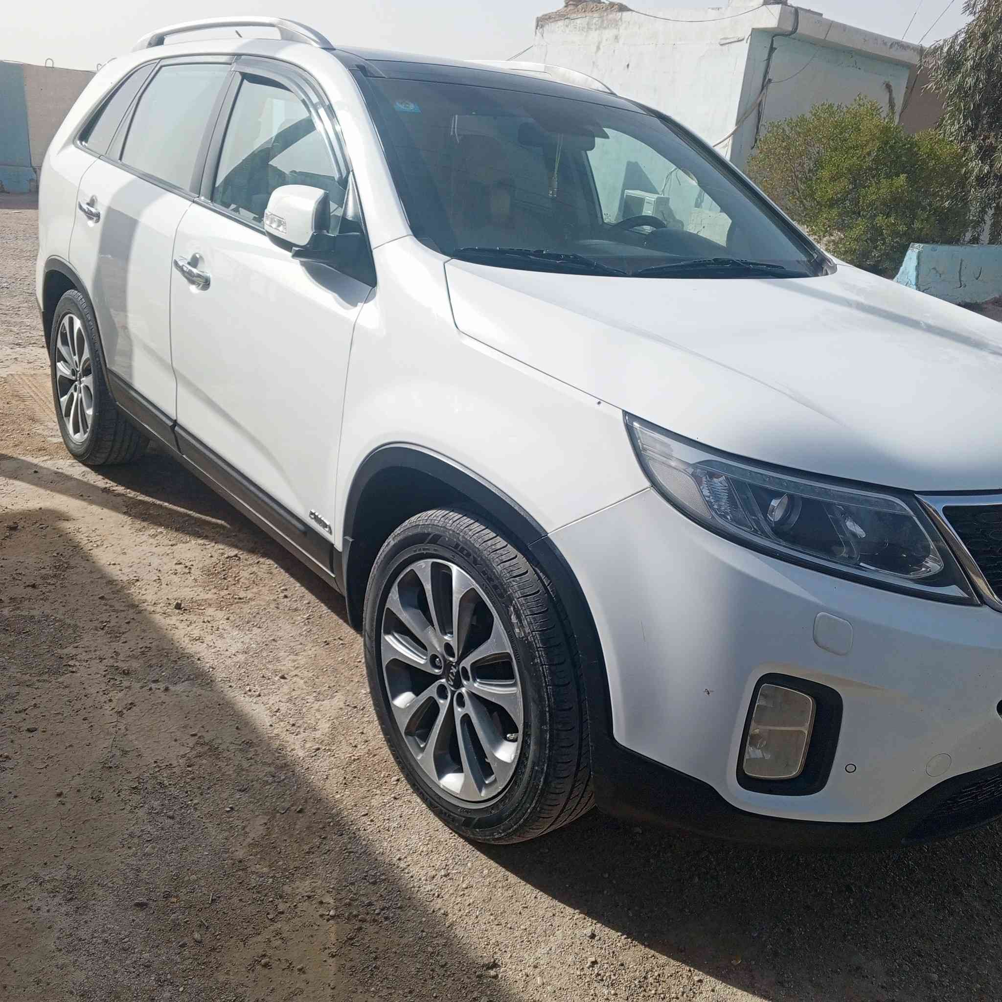 السلام عليكم كيا سورنتو 2015 كويتي فول مواصفات رقم بغداد 
ستة سلندر 
سبعة راكب 
كير محرك مكفول 
بصمة ابواب وجنطة
كشنات كهرباء 
تبريد بيانو ( تبريد فول 3 قطع)   
فول تحكم ستيرن
 ترحيب عن قرب بالابواب
سايد بريك بالرجل 
كاميرا حساسات 
لد امامي خلفي
يدات نيكل
مري شفط 
أرضية مغلفة جلد 
5 ويل كب
ويل كروم حجم 19
سيارة جديدة 
 قطعه وحده  صبغ فقط 
بدون دواخل 
السعر 180

الاتصال على الرقم 
***********
العنوان الانبار الرمادي
