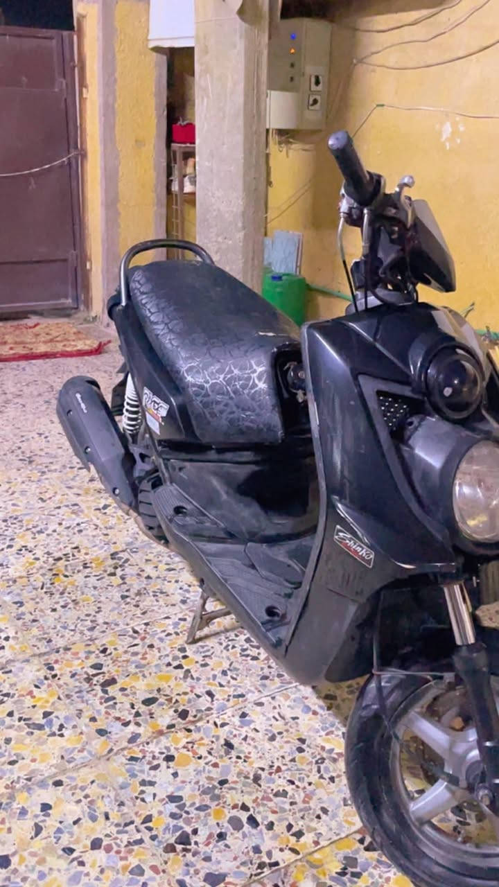 السلام عليكم
سكنس جبلي 58ونص بلادي 
شلعه ومعدل شلعه تشك الكاع
كل نقص ما بيه مثل ما موضح بل صوره 
كلشي بيه شغال
كهربائياته كله شغاله
قفل جنطه
قفل ستيرن
قفل جوزه
دبلات شغاله 
تايرات جديده
دهن جديد
السعر خاص 
متواجد كل وقت ***********مكاني بغداد بسمايه
