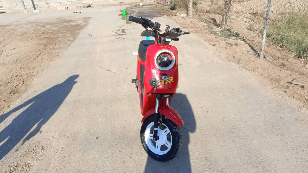 السلام عليكم دراجه شحن R9للبـيع نظيفه بيهه اكبربطاريات بلسوگ+سكليتر جديد+تايرخلفي جديد الدراجه كامله من شاحنه و سله وتچوه سوده +امرايات نقصهه بس مدگر وره فقط والسعر (400) عنوان بصره الزريجي النزله البرازيليه الرقم *********** بي واتساب
