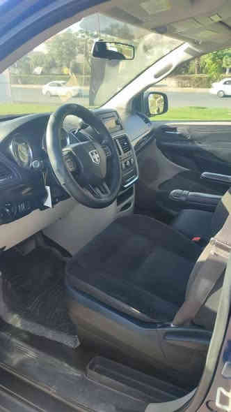 دوج كرفان 2017 سياره جديدة ماشيه 100 كم فقط مامشتغلة خط  وبيها صبغ فقط نص جملخ  مكينه 3.6 سعرها 155 وبيها مجال عنوان دهوك 
***********
*********** دهوك
