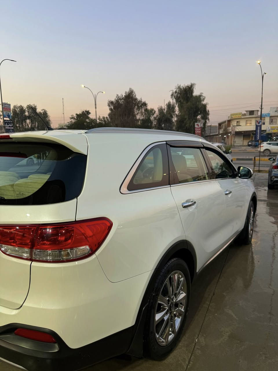 سورنتو 2018 خليجي محرك 4 دوش فول نضافه سياره حلوه السعر 215وبيها مجال بسيط 
للاستفسار الاتصال على رقم الهاتف ***********
