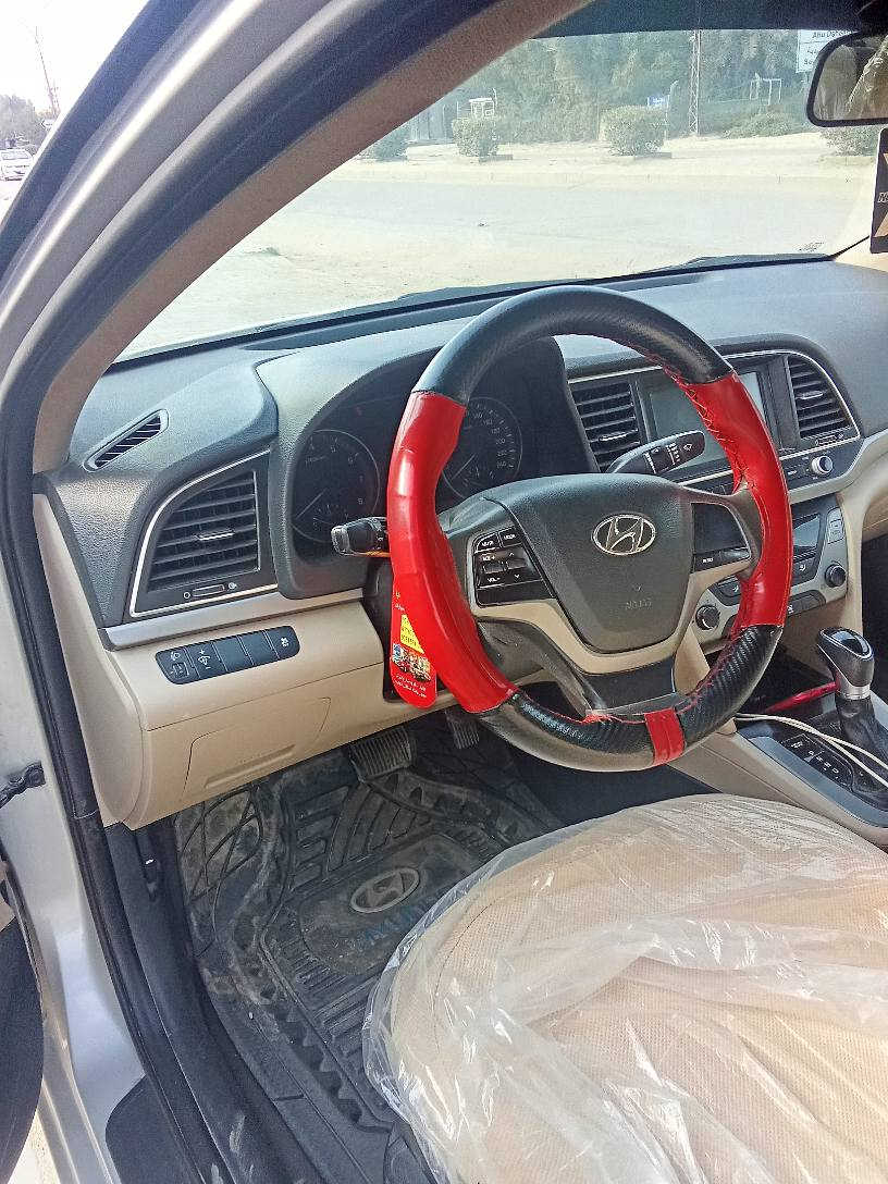 السلام عليكم النترا موديل 2018 خليجيه السياره كير مكينه خير من الله 
مكينه 1600دوش كير 6نمر ايتي
كاعيات مدوشمه جدد ارضيات جدد لايت زنون تحكمات ستيرن 
اشاير مري السياره نص فول 
بيه صبغ فقط جاملغ جه السائق اثر جراد لا غير وبمكانه يعني لا مفتوح ولا حار ولا بارد الباقي كفاله عامه بيه طخطخات بسيطه جدا وبيه جراد جدا بسيط ف لذلك السبب غلفته حته احافظ عليه نوزلات جدد بلكات جدد 
ادامه كامله من كلشي الفيتبم وقاعده جدد 
تخم تاير ياباني جديد مشدود عليه ويل كب مال النترا 23 سياره خير من الله ونضيفه عنواني الدوره رايد119 وبيه مجال للطيبين متفيدك السياره اعبر المنشور وتلكه الاحسن منها يارب هاي معلومات السياره وبخدمتكم للاستفسار *********** ودمتم في رعايه الله وحفظه بغداد, العراق
