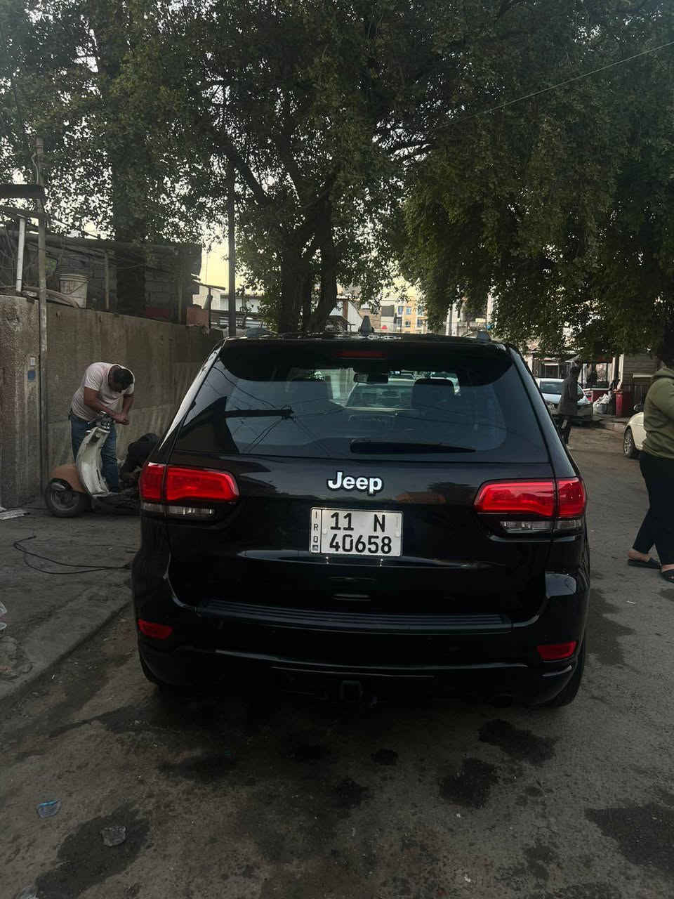 السلام وعليكم جيب 2015 للبيع فقط 
الحادث موضح بالصور والسياره جاهزه من كلشي مكان السياره بغداد  الكراده السعر 175 وبيها شي بسيط للتصال *********** بغداد, العراق
