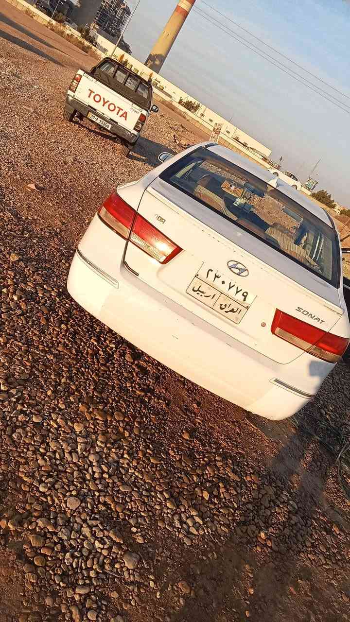 سوناتا 2009تكسي الخليج
كير محرك جديد 
صدر جديد 
تايرات جدد 
بيها جامغ خلف السايق فقط 
سنويه صاقطه 
السعر 105وبيها مجال 
***********
