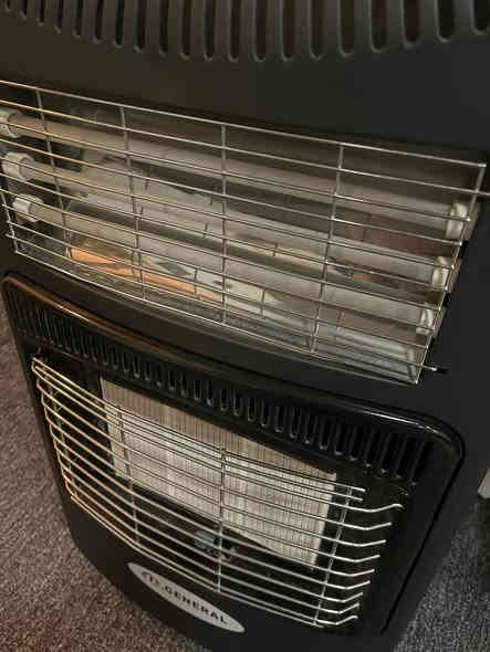 زۆپای غاز و کارەبای
زۆر تازەو جوانە شکڵەکەی ٣ مانگ ئیشی کردووە منەزەمەی ئەسڵ و سۆندەی غازی خۆی پێوەیە ئەتوانیت غازەکەی بخەیتە پشتییەوە و بە ناوماڵا هاتوچۆی پێ بکەیت قاچی تایەیە هەروەها سێ شووڵی هیتەری پێوەیە بە کارەباش ئیشەکات گڕەکەی زۆر بە تینەو یەک ماڵ گەرمەکات خۆی ١٠٠$ی پێ دراوەو ئەیدەم بە ١٠٠ هەزار و کەمێک خاتر هەر کەس ویستی شوێن سلێمانییە ئەتوانن پەیوەندی بکەن گەیاندنیش هەیە 
***********
