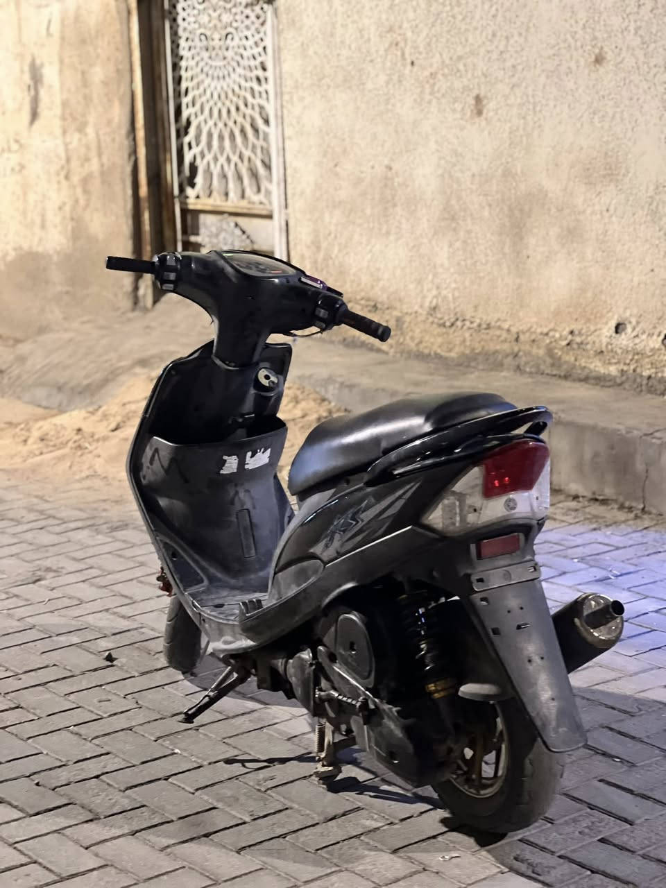 سلام عليكم دراجا ماكس عدلا مابيه شي الجاري بس سلف دراجا ملاح فول سلعا معدل كفرات ختم واحد ويا لمكينه ويلات نجمه دراجا رايدها ب850وبيه مجال للشراي مكاني بصرا جزائر ***********
