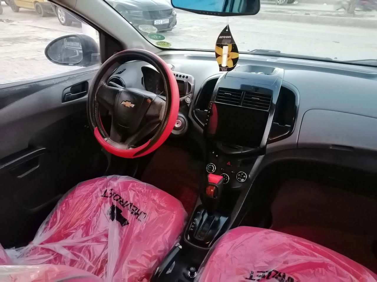 سلام عليكم شوفرليت لبيع موديل ٢٠١٢ خليجي اوتوماتيك رقم بابل انكليزي بئسمي سنويته جديده جاهز من كولشي السعر ٦٥ الشراي يتصل ***********
