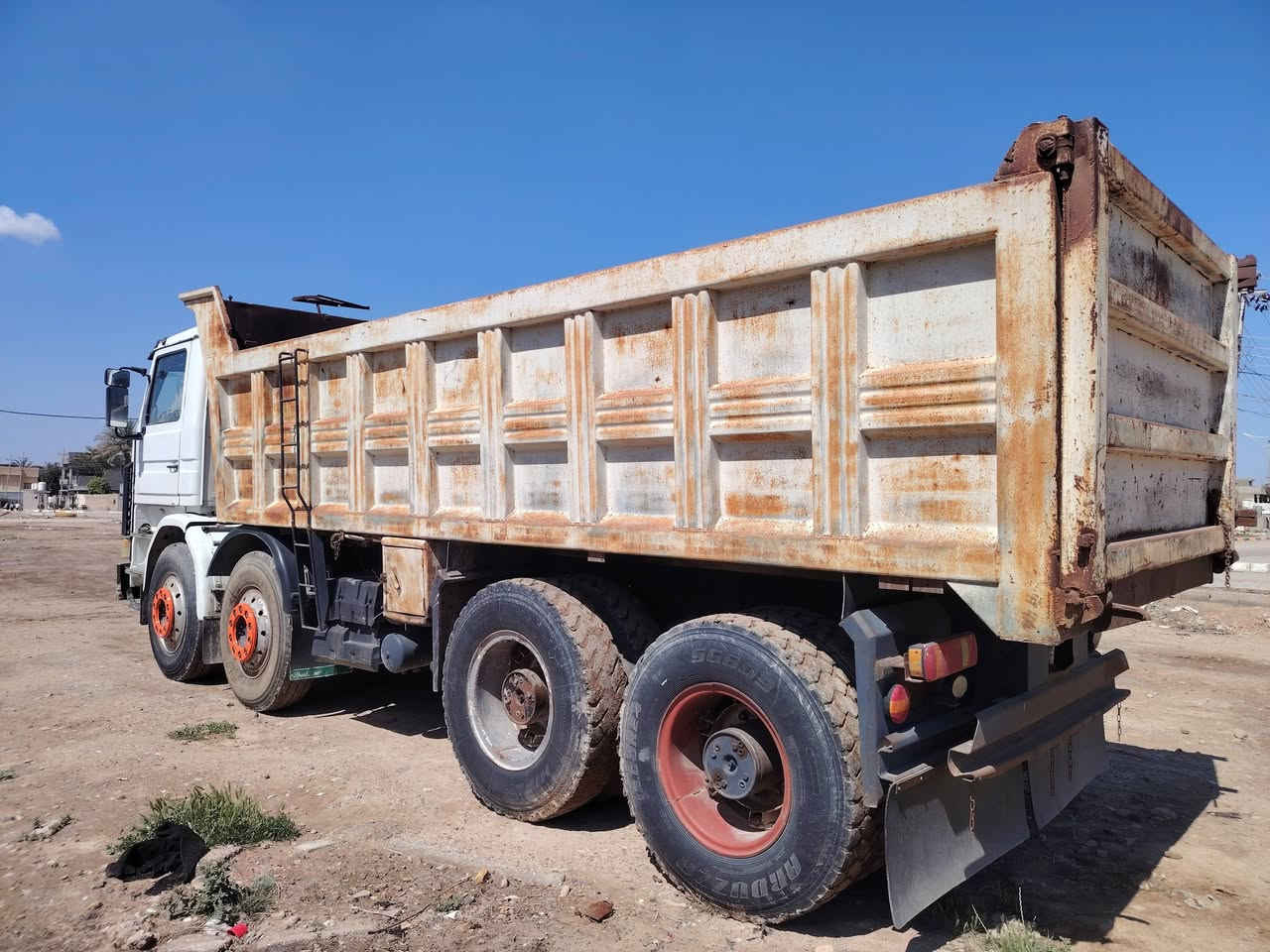 موديل 92 رقم ديالى سنوية 2029 محرك حجم 113 كير 4ب4 مجموعة بجر 19 بدي علم تخم تاير سيارة مكفوله كفاله عامه   السعر  235 ورقه وبيها مجال حك جيه عنوان ديالى ***********+/***********
