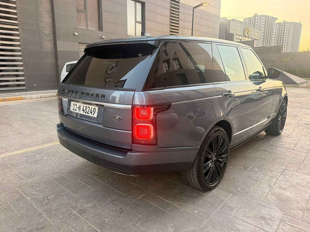 رانج روفر للبيع
سيارة موديل 2020 وكالة سردار 
سيارة بحالة الوكالة فول مواصفات 
دواسات كهربائية بيبان شفط بنراما 

المرغوب صنع خصيصا للعراق 
رقم بغداد 
للاستفسار 
***********
