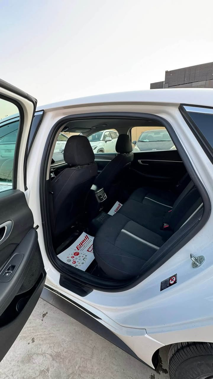 السلام عليكم 
هونداي سوناتا هايبرد مواصفات البلو ضرر خفيف جدا جاملغ خلفي صور ورقم شاصي موجود *********** بغداد, العراق
