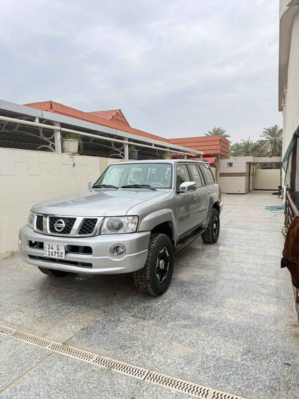 نيسان باترول سوبر سفاري 2009 رقم دهوك بأسمي السياره فيها منظومة غاز و مركب عليها مروحه كهربائيه مرسيدس + عدسات لايت مزوده بأغراض صيد لوي و دبل استرالي +ثلاجه دومتك +تانكي استرالي +ماطور هواء + لدات جانبيه +ويلات حديث +تخم تاير جديد +دبل بطاريه +قاطع خلفي +مايك تحدث مال جهاز لا سلكي + الكشن الخلفي يحتوي على صندوق للاغراض السياره بيها صبغ الجاملغ الامامي صبغ الايسر و ربع البنيد بدون دواخل السعر 250$ العنوان بغداد قرب سيطرة اللج *********** “. ***********
