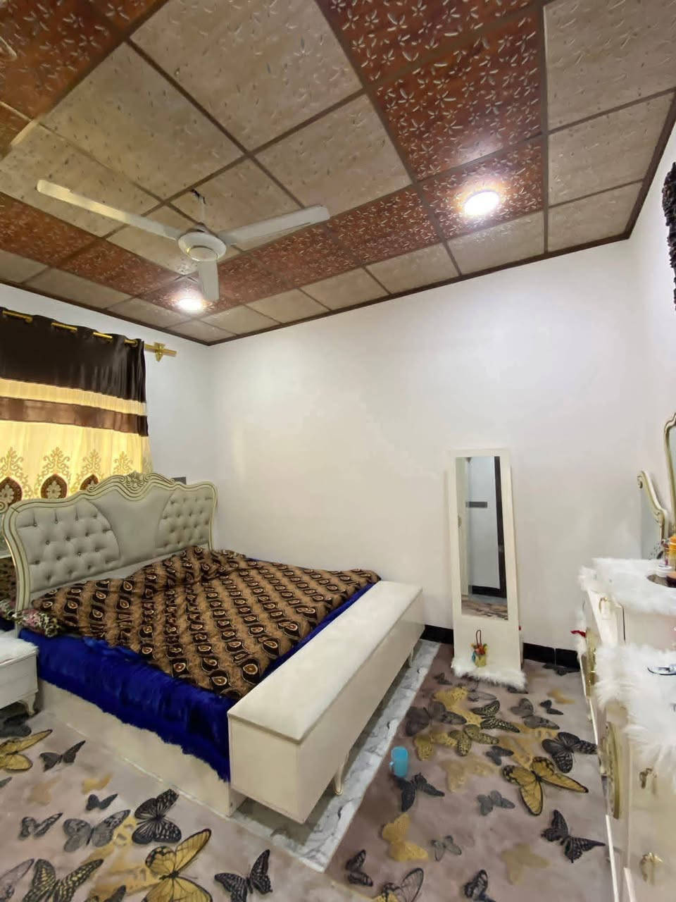 🔷 للبيع دار سكني ركن – حي السماح (السياسيين) 🔷
🏠 طابقين | 📜 طابو ملك صرف (زهور) | 🔁 شرط الوكالة والتحويل
📐 100 م² (ركن)مربع ١٠واجهه عمق ١٠
📍 الموصل – الجانب الأيسر | حي السماح – السياسيين 📌 
التفاصيل:
* الطابق الأول: غرفة نوم + هول + استقبال + صحيات
* الطابق الثاني: غرفتين نوم + صحيات + سطح
✔️ موقع مميز ✔️ مناسب للسكن أو الاستثمار السعر ١١٥مليون وبي مجال 
للتواصل والاستفسار اتصل ع ارقام التاليه 
***********
***********📍
***********📍
*********** 📍
*********** 📍
