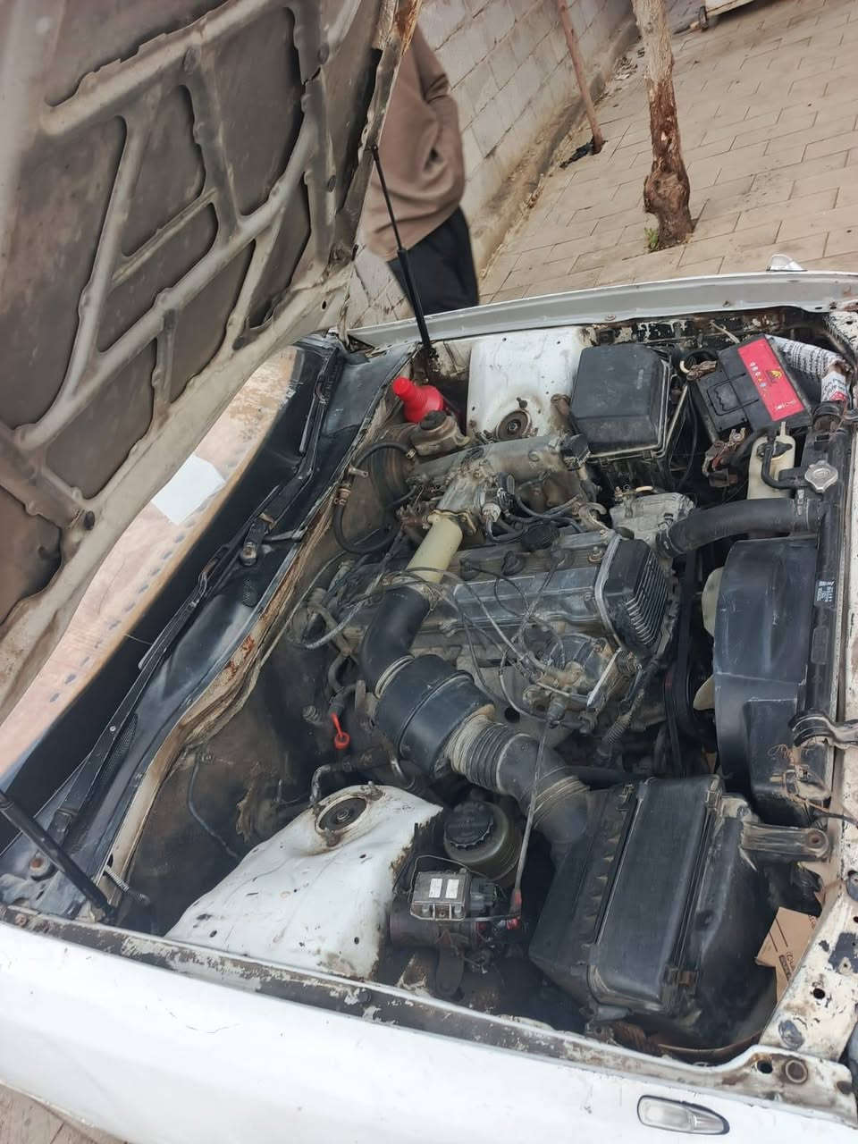 السلام عليكم كرسته للبيع ٠ جاهزه  مكينه وكير ونجي جاهزه  سنويه  لل ٢٧ راعيه موجود تحويل مباشر كثه جنطه ونقل جثه سعر ٢٦   مكان بصره ***********
