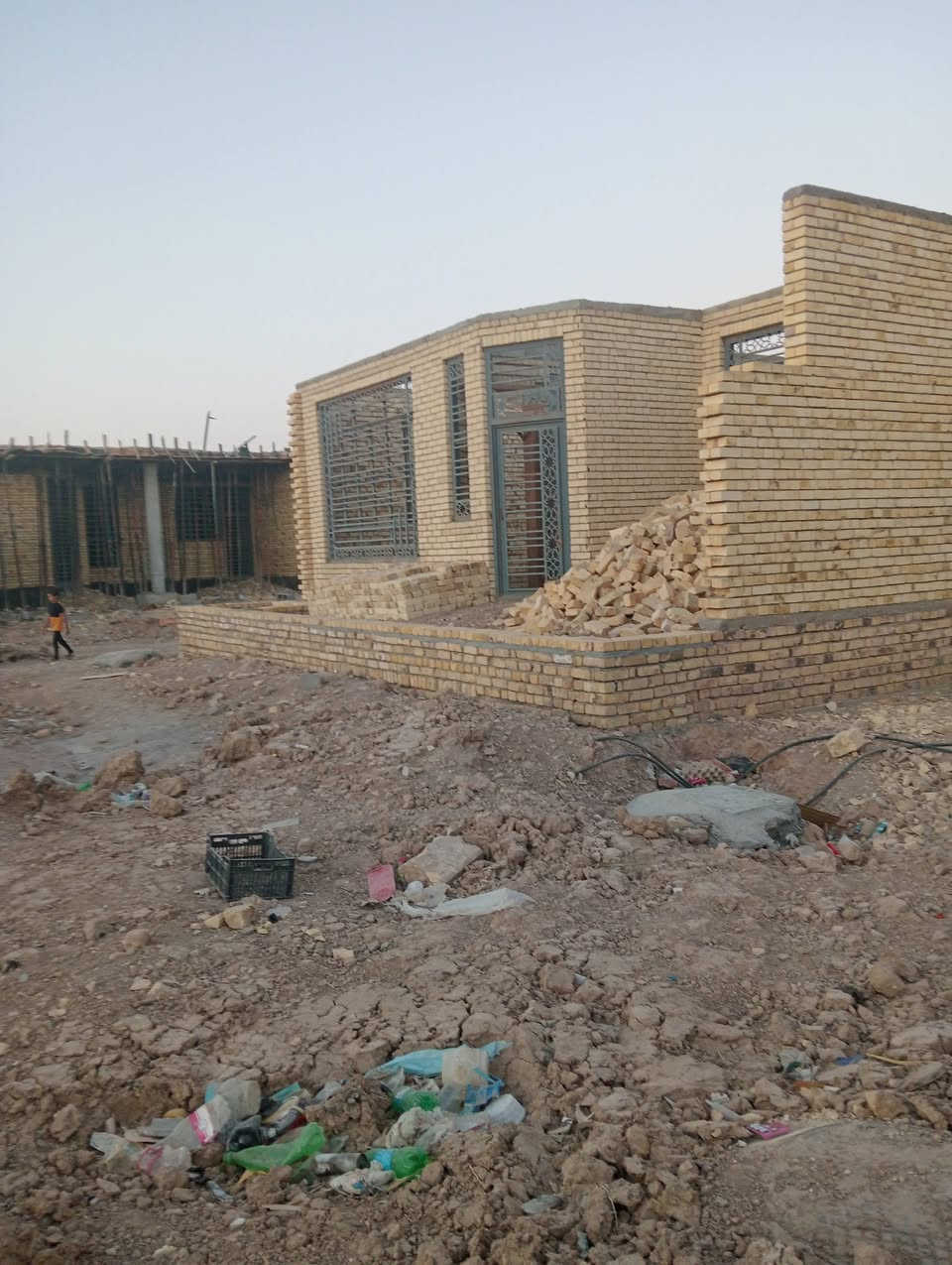 هيكل البيع زراعي ميتين متر بنا حتيث لبيت ركن قرب الدفاس قرب سالت الماي الرقم ***********
