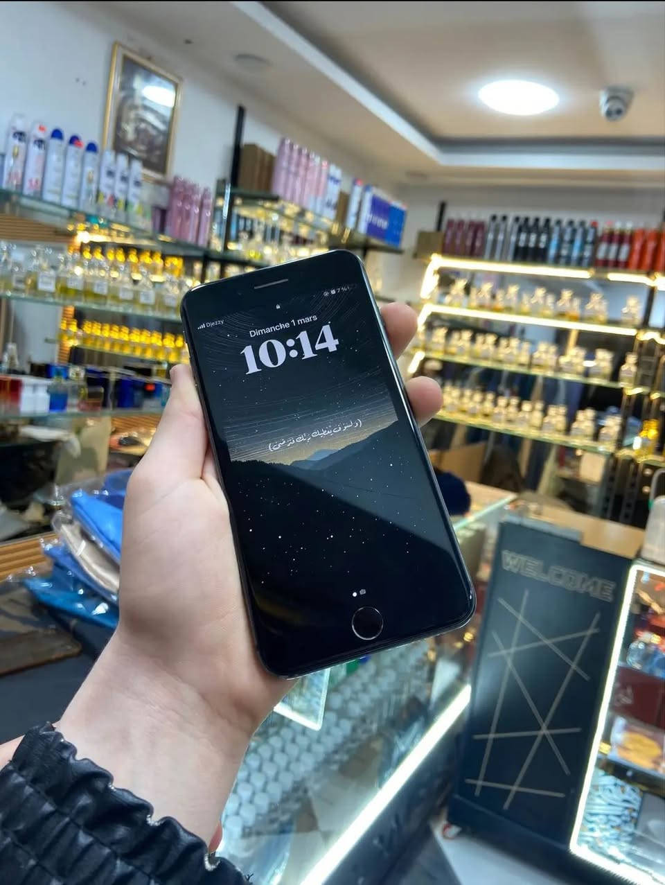 ايفون 8+ 
الله يبارك نضيفة ✅
كلش اكتيف ✅
باطري 100٪🔋
السعر:25000✅


**إذا كنت صاحب هذا الإعلان وتريد حذفه لأي سبب، رجاءا أرسل رسالة إلى الدعم الفني**