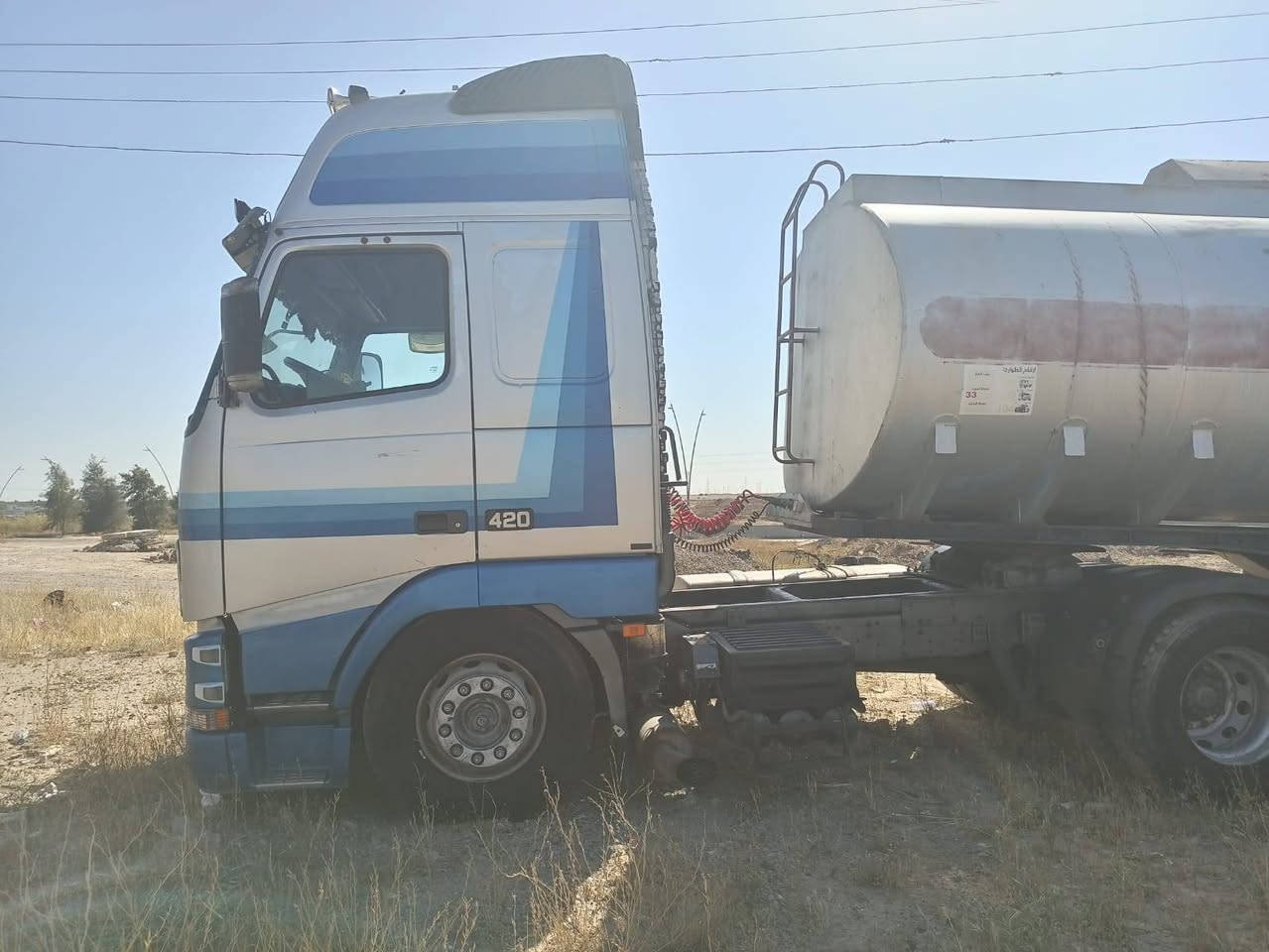 سلام عليكم ورحمة الله
فلولفو للبيع 
موديل 2000
سنويه جديده 
رقم انكليزي 
طوناج جديد حموله 33 اسود 
36 بيضات 
طخم تاير تانكي الكله 
شرط تحويل تريد وكاله  
***********
