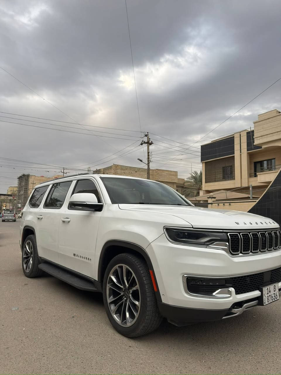 السياره موديل 2022 ماشيه 90وارد امريكي بيه ضربه باب الصدر ومبدل وكاله وبقيه السياره مكفوله السياره كلش حلوه ونضيفه
وسعره 425 وبي مجال للشراي
مكان السياره بصره
***********
