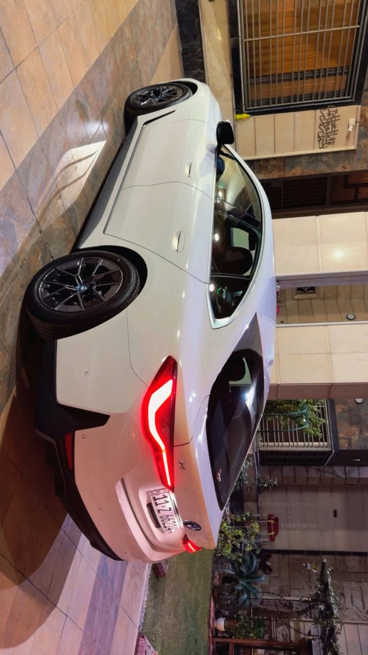 السلام عليكم
للبيع bmw i4 
2024 
ماشية ٩ الاف كيلو
وارد امريكي والحادث موضح بالصورة
فول مواصفات (داتا شو ، ٤ كامرات ، ردارات ٣٦٠ درجة، داخل احمر بلادي ، كشنات تدفئة، صندوك كهرباء ، ومعروفة المواصفات الباقية) 
مكانها بغداد زيونة
السعر ٣٠ الف دولار
للاستفسار ***********
