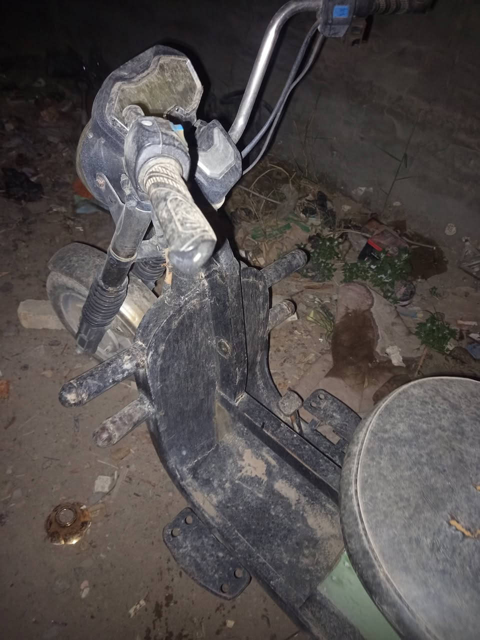 السلام عليكم 
ستوته محوره من البنزين الى الشحن شغل مضبوط للبدي وغراض شحن خاص من الصين جبتهن الاكسل يتحمل طن ونص نقص بس بطاريات  ستوته نظيفه بس متروكه صار شهرين تقريبا سعره ٥٥٠ الف العنوان بغداد سبع البور واليريد تفصيخ ابيعله


**إذا كنت صاحب هذا الإعلان وتريد حذفه لأي سبب، رجاءا أرسل رسالة إلى الدعم الفني**