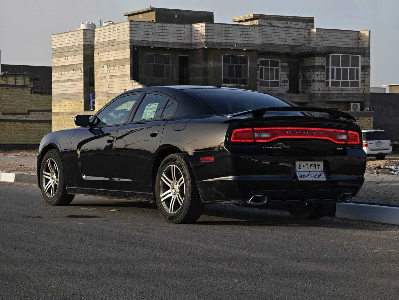 السلام عليكم 
دودج  :جارجر وارد كندي 
رقم :اربيل  
موديل :2014
دواخل عسلي بلاد
ماشيه 100 ميل
السياره كفاله عامه حتّ دعاميات كفاله ماعدا بارد صغير بالهلال 
كير ومكينة كفاله  
كير:طياره
 السعر 185 وبيها مجال للشراي
السيارة برغي مابيها نقص وتخم تاير جواها
مامشتغل خط نهائيا مالت جنائي
السيارة احلى من صور بعد فول موصفات ماعدا الفتحه. 
تريد وكالة تريد تحويل. 
مكلف بالنشر للاستفسار 
الاتصال على:***********
