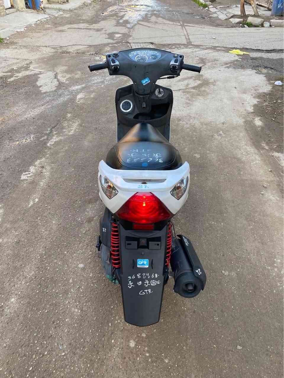 سلام عليكم للبيع دراجه ماكس ثعلب دراجه رمبه مكفوله كفاله عامه صارلهة  (5) ايام من نازله رمبه دراجه جاهزه اوراق كامله دراجه سعرهة (مليون ) وبيهة مجال بسيط جدا شراي يتصل على رقم الهاتف (***********)مكاني بغداد الغزالية بغداد, العراق
