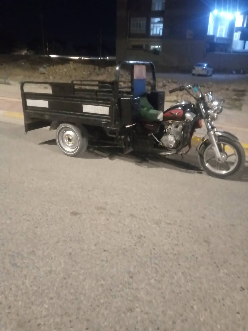 ستوته للبيع محافظه كربلاء المقدسه حي النصر موديل 13 مقفوله كفاله عامه اغراض كله 23 السدود بس الباتري خابر السعر 1.5 وبيها مجال بسيط


**إذا كنت صاحب هذا الإعلان وتريد حذفه لأي سبب، رجاءا أرسل رسالة إلى الدعم الفني**