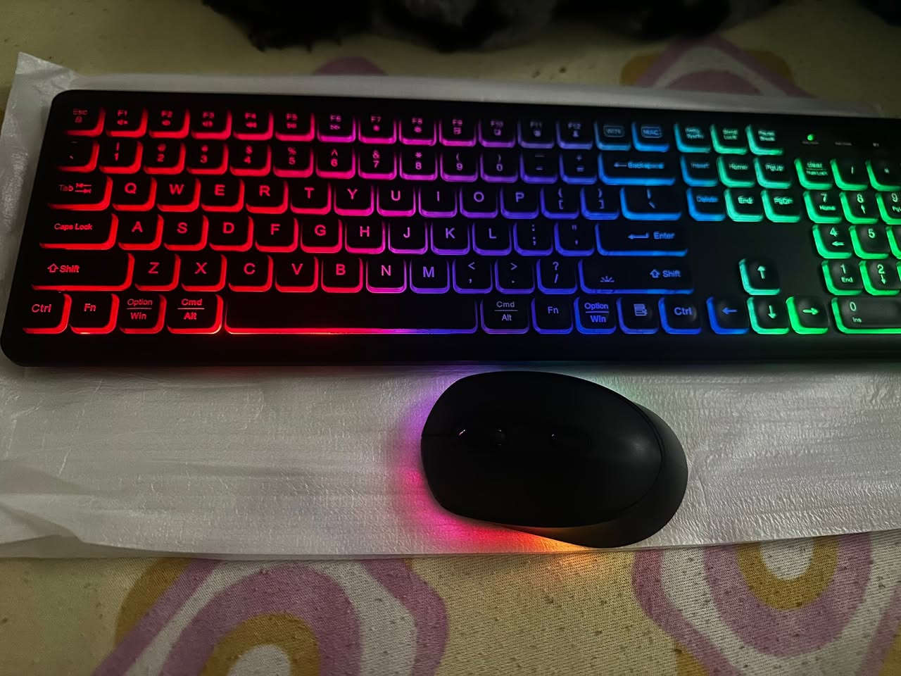 لوحة مفاتيح وماوس لاسلكية من طراز KL2 مزود  بإضاءة خلفية RGB.
السعر 25 الف


**إذا كنت صاحب هذا الإعلان وتريد حذفه لأي سبب، رجاءا أرسل رسالة إلى الدعم الفني**