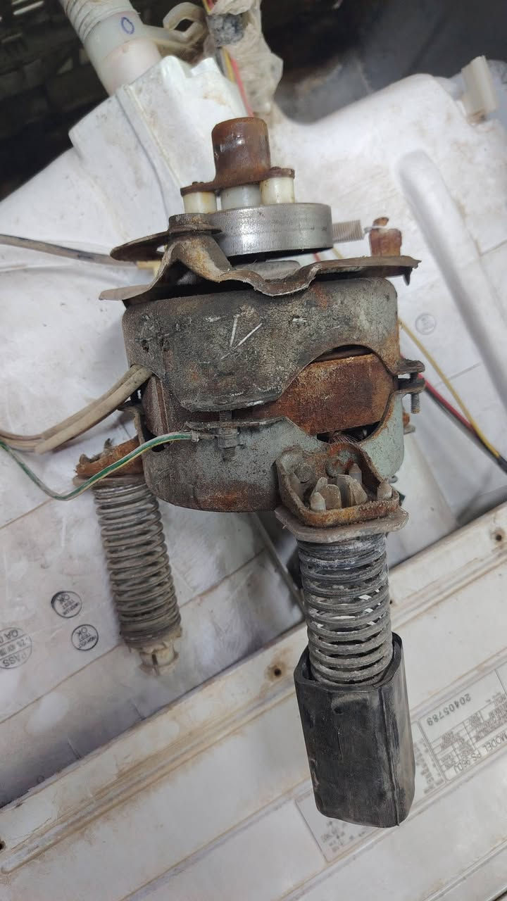 🔴تم تبديل ماطور نشاف غسالة ملابس عاديه توشيبا
في مركز المهندس لصيانه الغسالات الاوتوماتيك وأجهزة التكيف و التبريد
العنوان
حله/  شارع المهندسين /قرب فرع المستوصف /مجاور صيدلة المحبة
https://maps.app.goo.gl/8wLYtUBeV5QBzRqL7
متواجدين يومياً من الساعه التاسعه الصباحاً الى الواحده ضهراً ومن الرابعه عصراً الى الحادية عشر ليلاً
تواصل على الرقم ***********
