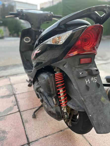 السلام عليكم دراجة ثعلب رمبة للبيع الدراجة رمبة وليس مال شارع اوراق معرض موجودة ومنفيس موجود ماخذها قبل 3 اشهر تقريبا الدراجة حيل حيل جديدة اتعب شگد ما اكول جديدة مكفولة من التاير للتاير دهن كلة امزويل وبانزين محسن السعر 900 وبيها مجال بسيط مكاني بغداد الحرية قرب الضريبة للاستفسار ***********
