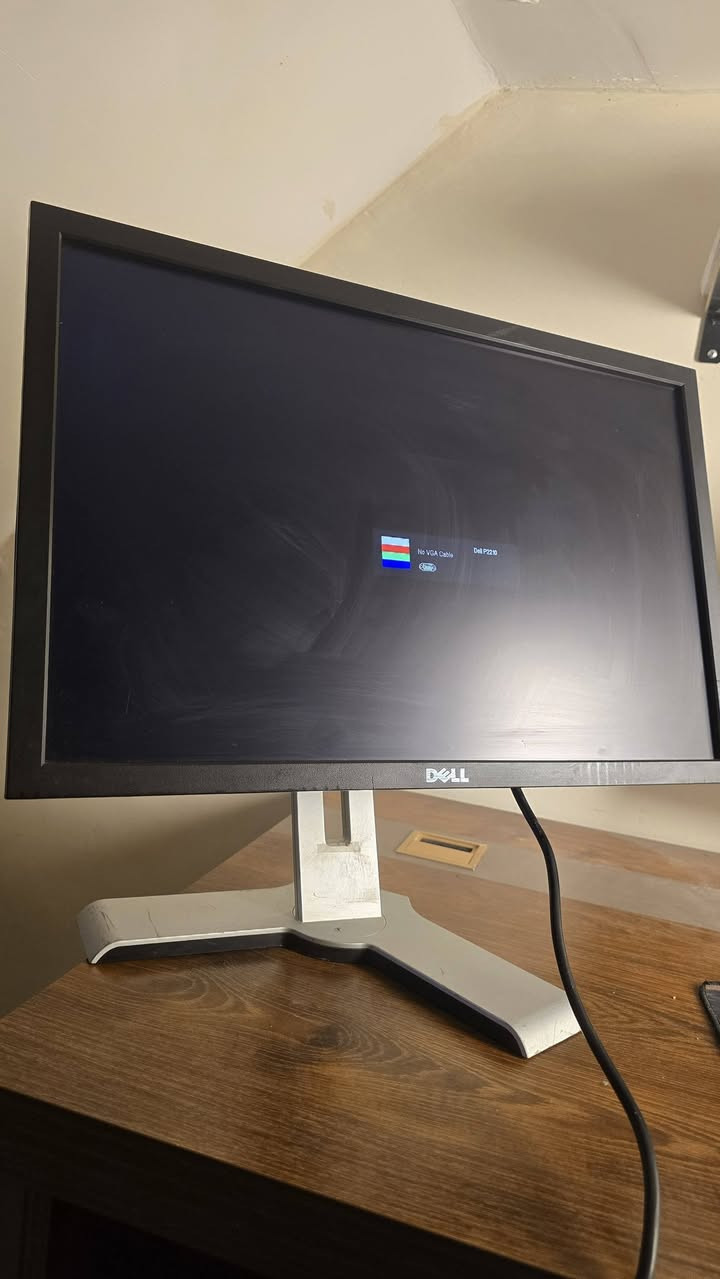 شاشة حاسبة ماركة ديل قلابة حجم 20
السعر 100 الف

للتواصل *********** وتساب
